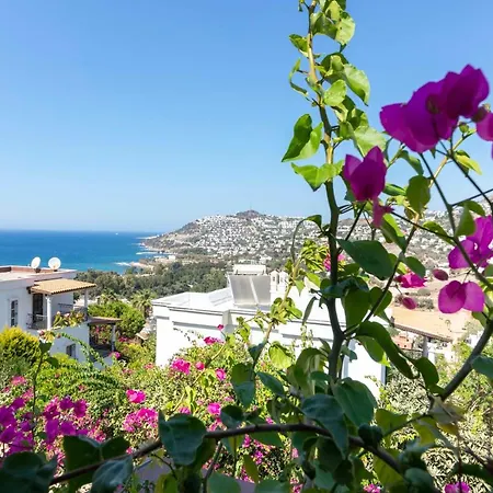 Lovely House With Captivating View In Gumusluk, Bodrum * غوموشْلوك